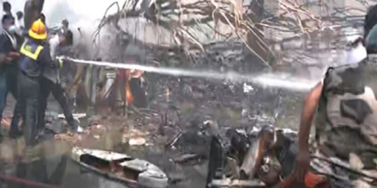 விமானியிடமிருந்து சென்ற அவசர அழைப்பு ஏர் இந்தியா விமானம் தொடர்பில் வெளிவரும் அதிர்ச்சி தகவல்!