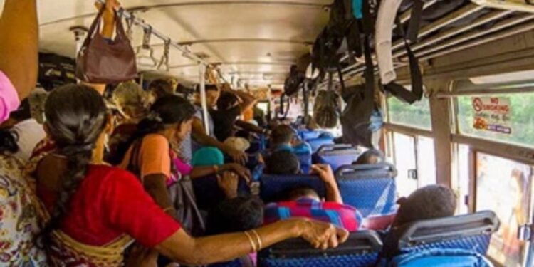 பேருந்தில் யுவதியை ஆபாசமாக படம் பிடித்தவருக்கு கடூழிய சிறை!