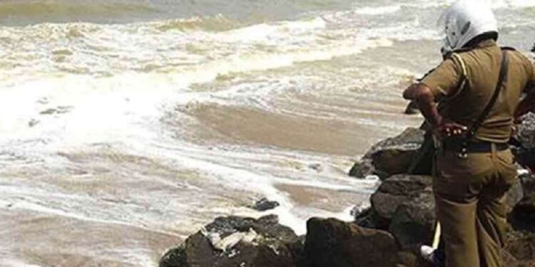 அடையாளம் தெரியாத மூவரின் சடலங்கள் மீட்பு!