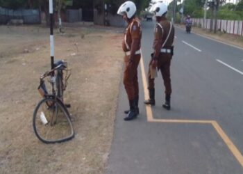 யாழில் வாகன விபத்து சாரதி தப்பி ஓட்டம்!