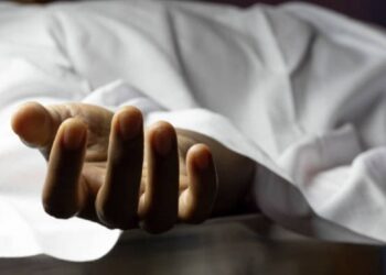 கணவர் வெளிநாட்டில் விபரீத முடிவெடுத்த குடும்ப பெண்!