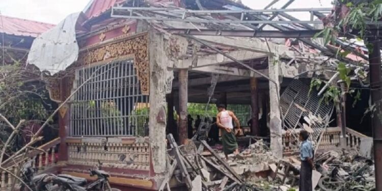 மியான்மரில் உள்ள பௌத்த மடாலயம் மீது வான் வெளி தாக்குதல்!23 பேர் பலி!