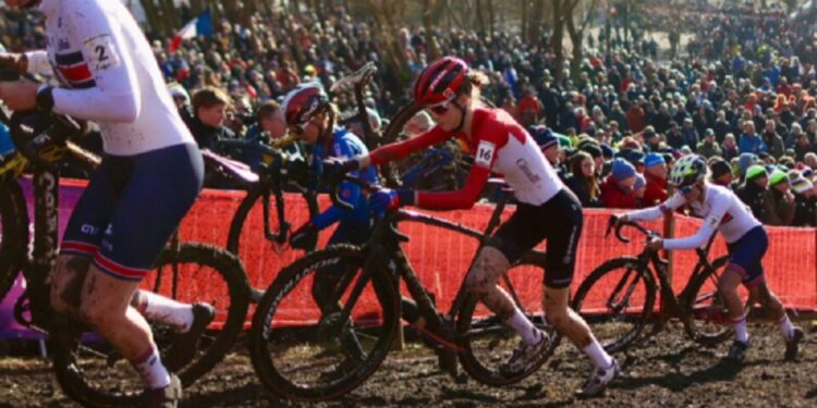 ஆபத்தாக மாறிய கனடா சைக்கிள் ஓட்டப் போட்டி!