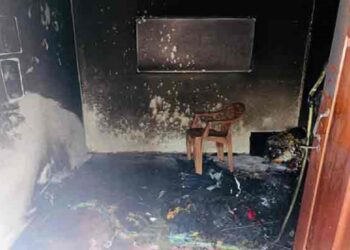 யாழில் மர்ம நபர்களால் வீடொன்றின் மீது தீ விபத்து!