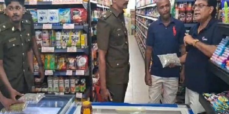 தமிழர் பகுதியில் திடீர் சுகாதார சோதனை!