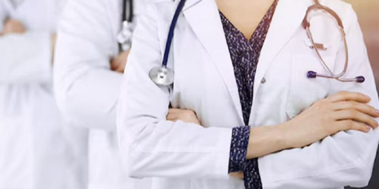 நாட்டை விட்டு வெளியேறவுள்ள வைத்தியர்கள்!