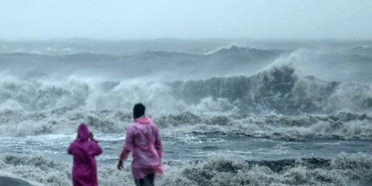 வளிமண்டலவியல் திணைகளத்தின்  சிவப்பு எச்சரிக்கை!