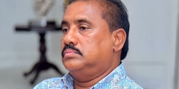 ரோஹித அபேகுணவர்தனவின் மகளுக்கு பொலிசார் வலை வீச்சு!