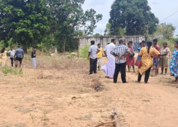 தமிழர் பகுதியில் சோகம் தாயும் பிள்ளைகளும் சடலமாக மீட்பு!