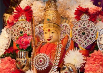 ஆடி வெள்ளியில் அம்மன் அருள் பெற