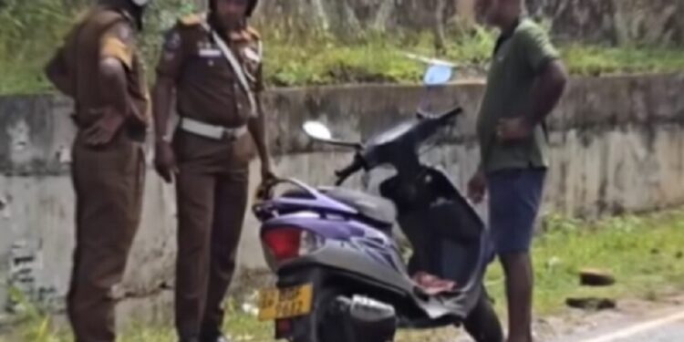 பாடசாலைக்கு அருகில் கோர விபத்து காலை இழந்த பெண்!