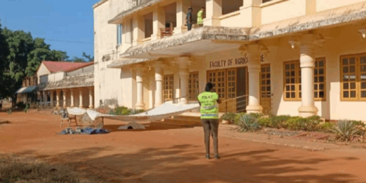 கிளிநொச்சி  பல்கலைக்கழக விவசாயக் பீட வளாகத்தில் ஒருவர் பலி!