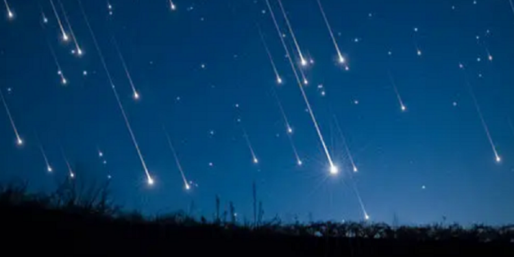 இன்று இரவு வானில் விண்கல் மழை பொழியும்!