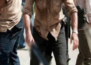 யாழில் மோட்டார் சைக்கிளில் பயணித்த நபர் மீது வாள்வெட்டு!