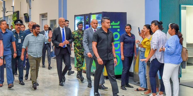 நாடு திரும்பினார் ஜனாதிபதி!