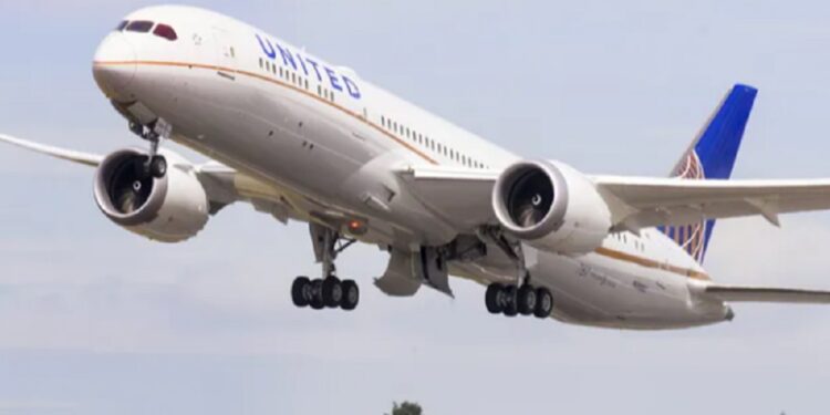 இயந்திர கோளறு அவசரமாக தரையிரக்ப்பட்ட விமானம்!