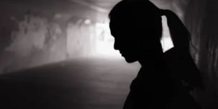 மொட்டுக் கட்சி எம்பி மகள் மாயம்!