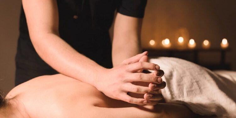 மசாஜ் நிலையம் என்ற போர்வையில் இயங்கிய விபச்சார விடுதி சுற்றிவளைப்பு!