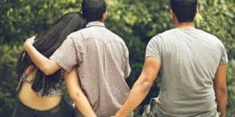 தனது மகனின் மனைவியுடன் கள்ளத்தொடர்பு வைத்திருந்தவர்  கொலை!