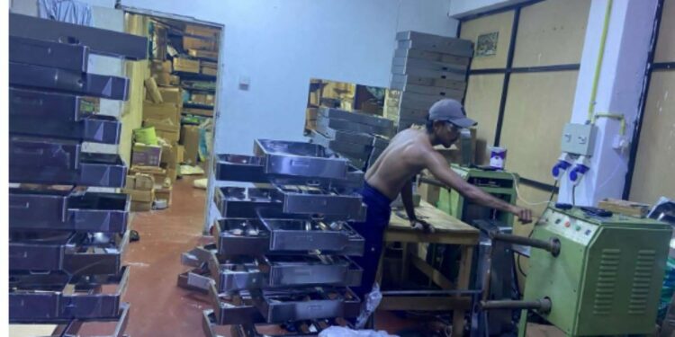 கொழும்பில் பறிமுதல் செய்யப்பட்ட எரிவாயு அடுப்புக்கள்!