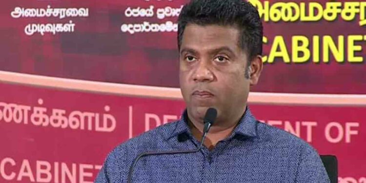 இலங்கையின் பெயரில்  கோள் அமைச்சர் கூறும் விடயம்!