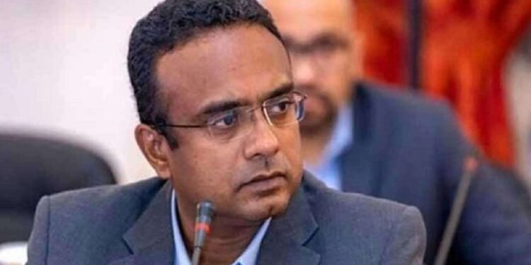 சி ஜடியில்  முன்னிலையானார் மனுஷ நாணயக்கார