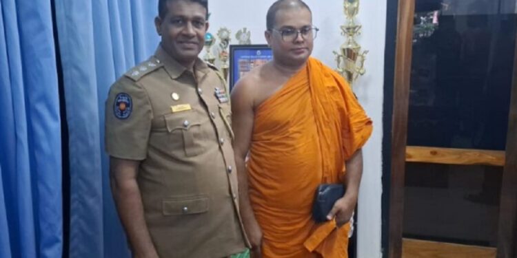 அவதூறாக பேசிய பொலிஸ் சார்ஜனுக்கு மன்னிப்பு வழங்கிய தேரர்!