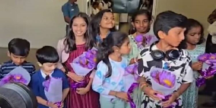 யாழ் வந்த சரிகமபா குழுவினர்