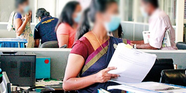 அரச அதிகாரிகளுக்கு கடும் எச்சரிக்கை!