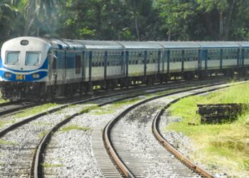 ஓடும் ரயிலில் ஏற முயன்ற யுவதிக்கு நிகழ்ந்த விபரீதம்!