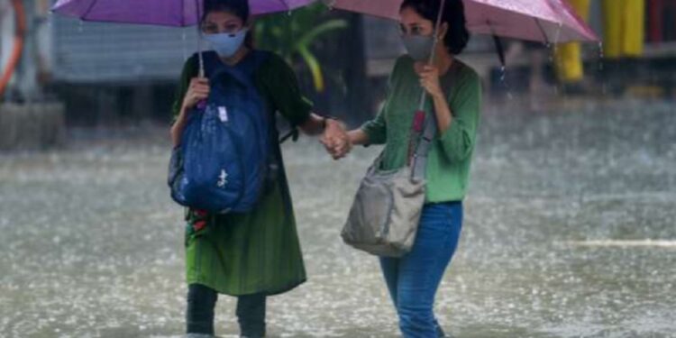 யாழில் திடீர் கனமழையால் பலர் பாதிப்பு!