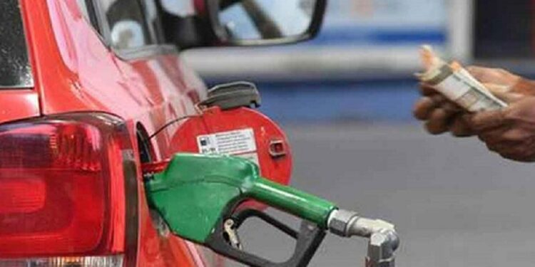 எரிபொருளுக்கான வரி குறைப்பு தொடர்பில் வெளியாகிய செய்தி!