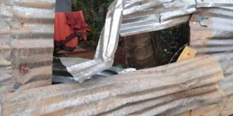 தமிழர் பகுதியில் வீடொன்றின் மீது மர்ம நபர்கள் தாக்குதல்!