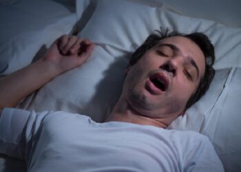 அரிய வகை நோயால் 300 நாட்கள் தூங்கும் நபர்!