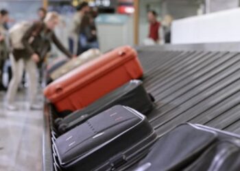 வெளிநாட்டில் இருந்து வந்த திருகோணமலையை சேர்ந்த நபர்கள் கைது!