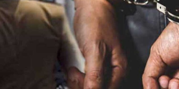 வெளிநாட்டு பிரஜையிடம் இலங்கை பொலிஸாரின் மோசமான செயல்!