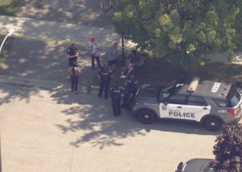 மூதாட்டியை கத்தியால் குத்திய சிறுமி!