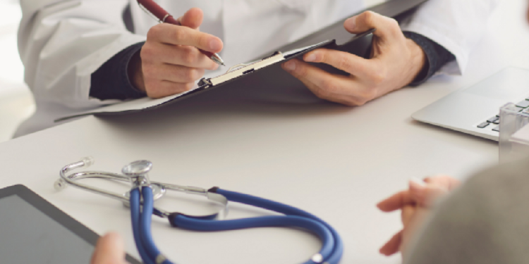 மருத்துவமனை கழிப்பறையில் ரகசிய கமெரா சிக்கிய மருத்துவர்