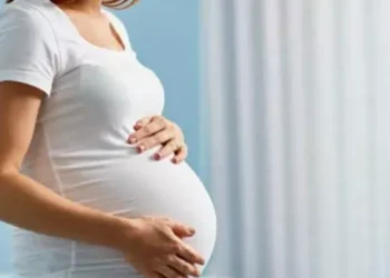 பாடசாலை கழிவறையில் குழந்தை பெற்றெடுத்த மாணவி!