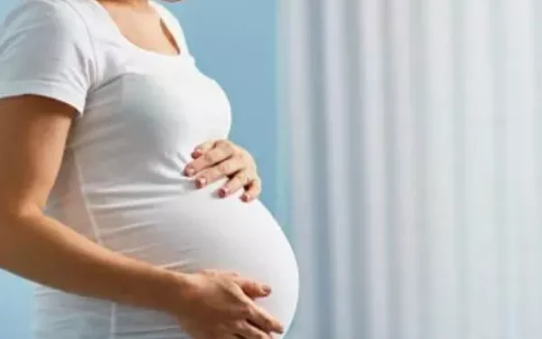 பாடசாலை கழிவறையில் குழந்தை பெற்றெடுத்த மாணவி!