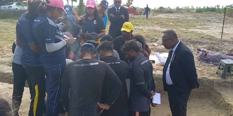 செம்மணியில் அதிர்ச்சிக்கு மேல் அதிர்ச்சி சிசுவை கட்டியணைத்தவாறு மீட்க்கப்பட்ட எலும்புத் தொகுதி!