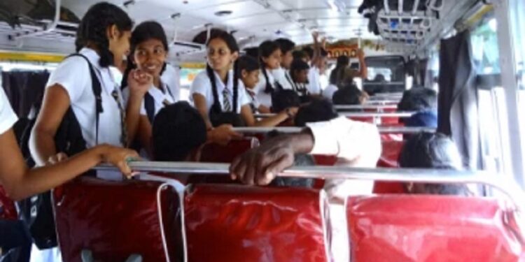 மாணவர்களை சுற்றுலா அழைத்து சென்ற சாரதி கைது!