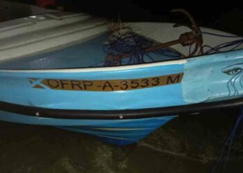 புங்குடுதீவில் கரையொதுங்கிய  படகு!