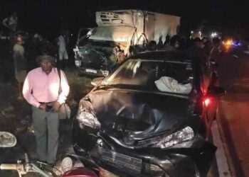 யாழில் கோர விபத்து ஒருவர் பலி மூவர் காயம்!