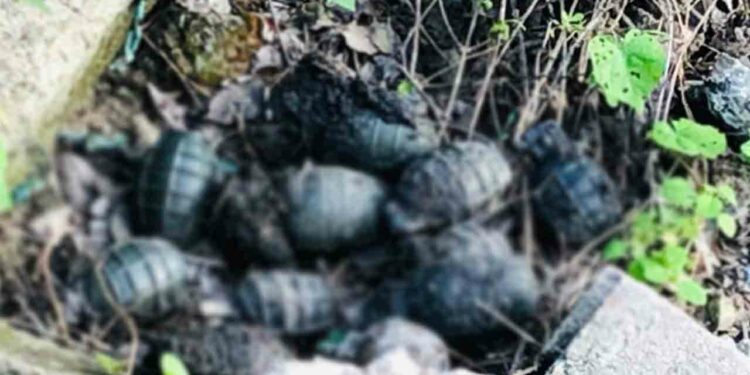 கைக்குண்டுகள் மற்றும் ஆயுத பாகங்கள் மீட்பு!