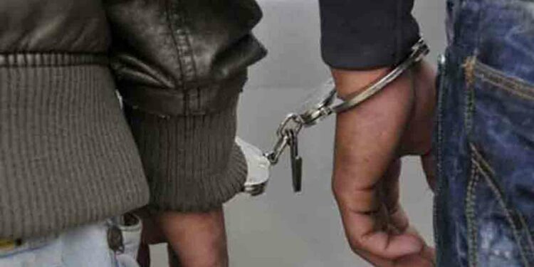 கிரிபத்கொட நகரத்தில் சுற்றிவளைப்பு இருவர் கைது!