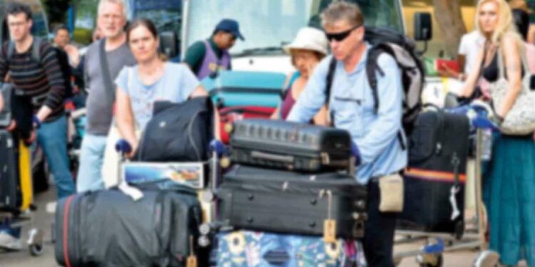 நாட்டிற்கு வருகை தரும் சுற்றுலா பயணிகளின் எண்ணிக்கை 1.5 மில்லியனைத் தாண்டியுள்ளது.