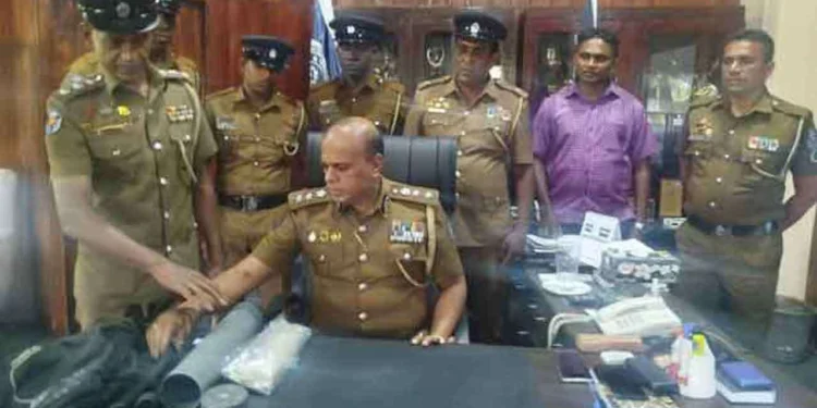 குழாயில் கெரோயின் கடத்திய நபர் கைது!