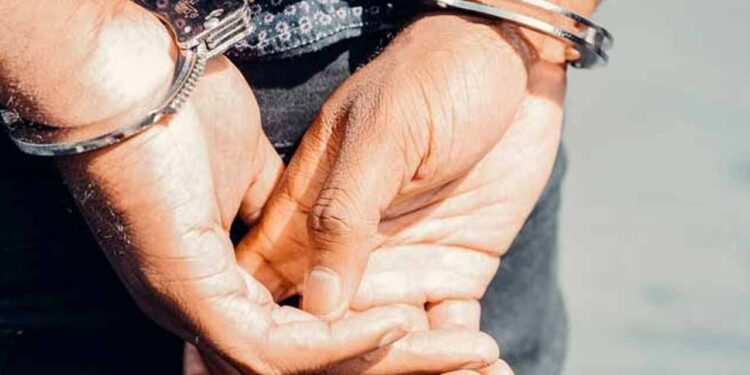 இலஞ்சம் பெற்ற நேரக் கணிப்பாளர் கைது!