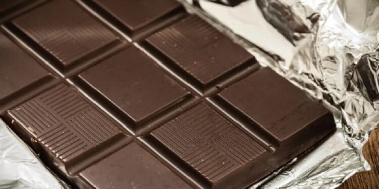 சொக்லெட் திருடியதாக முதியவர் அடித்துக் கொலை!